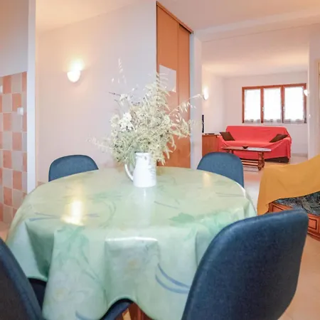 1 Bedroom Lovely In Calcatoggio (Corsica)
